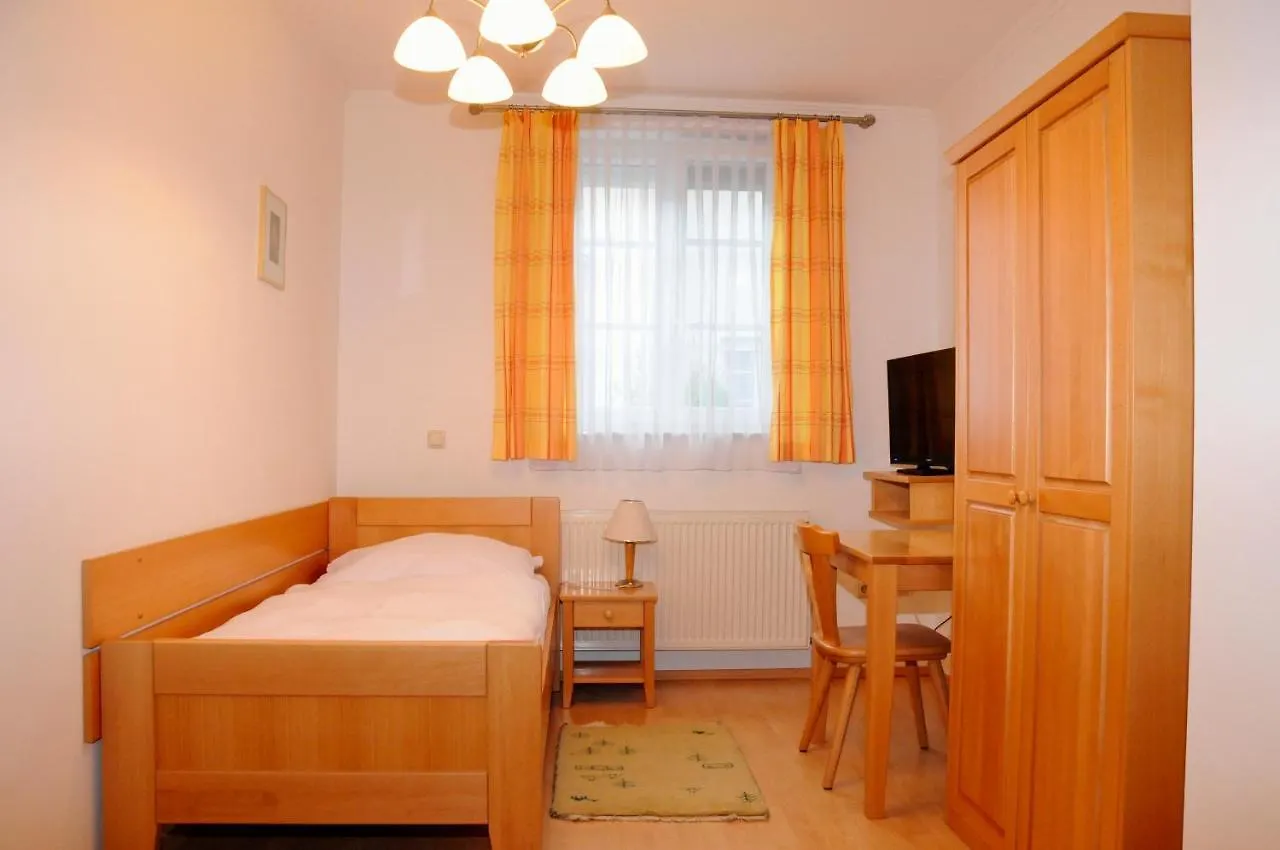 *** Bed & Breakfast Privatzimmer Familie Schwarz Vienna Austria