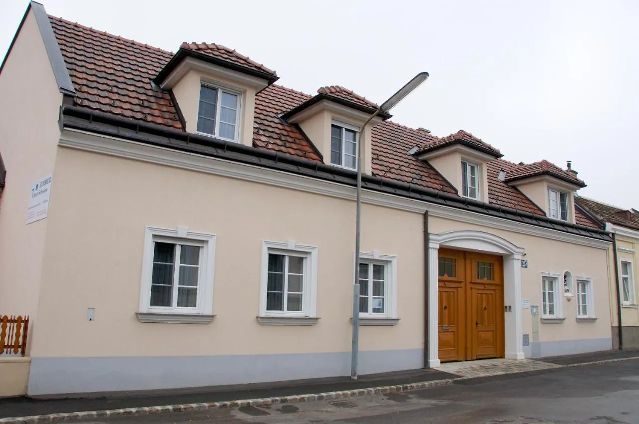 Privatzimmer Familie Schwarz Wien 3*,  Østrig