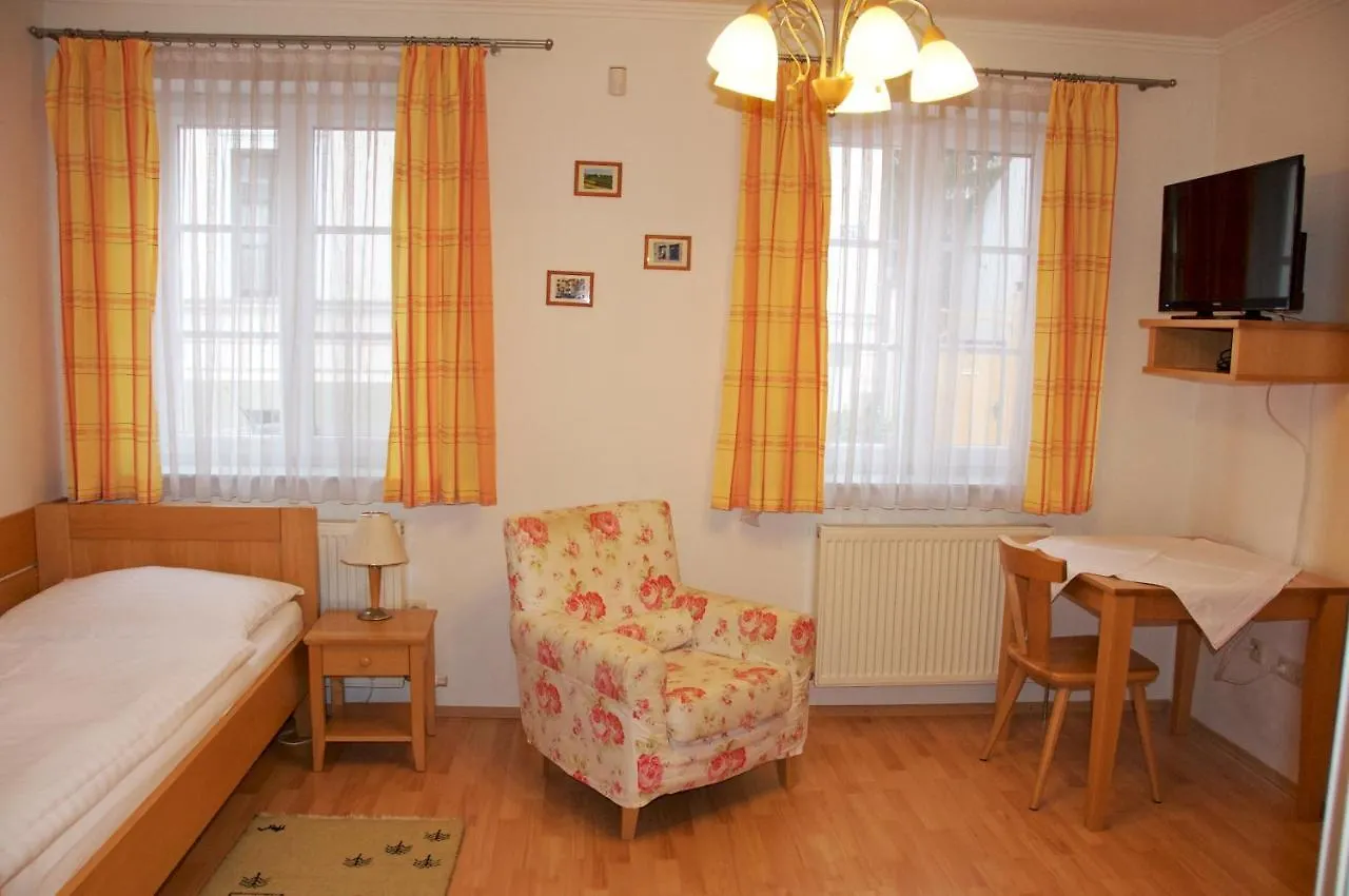Privatzimmer Familie Schwarz Wien Bed & Breakfast