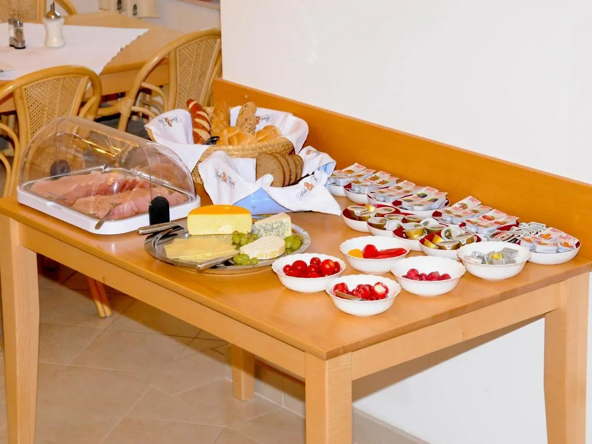 Privatzimmer Familie Schwarz Wien 3*,  Østrig